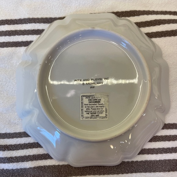 Fitz and Floyd Scalloped Bread & Butter Dish Gray, Brown & White Sea Shells - Picture 4 of 5